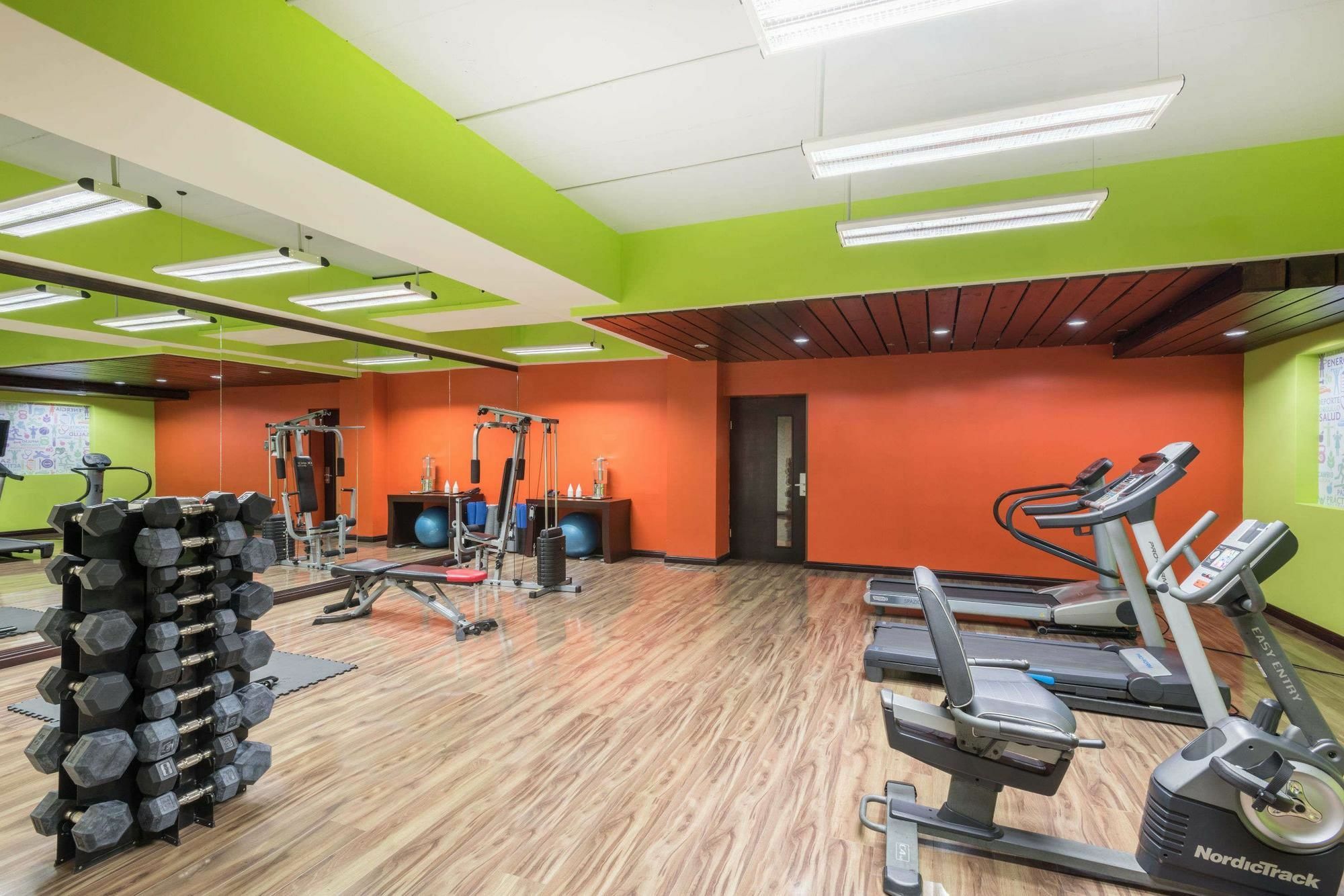 Tryp By Wyndham San Jose Sabana Hotel Екстериор снимка