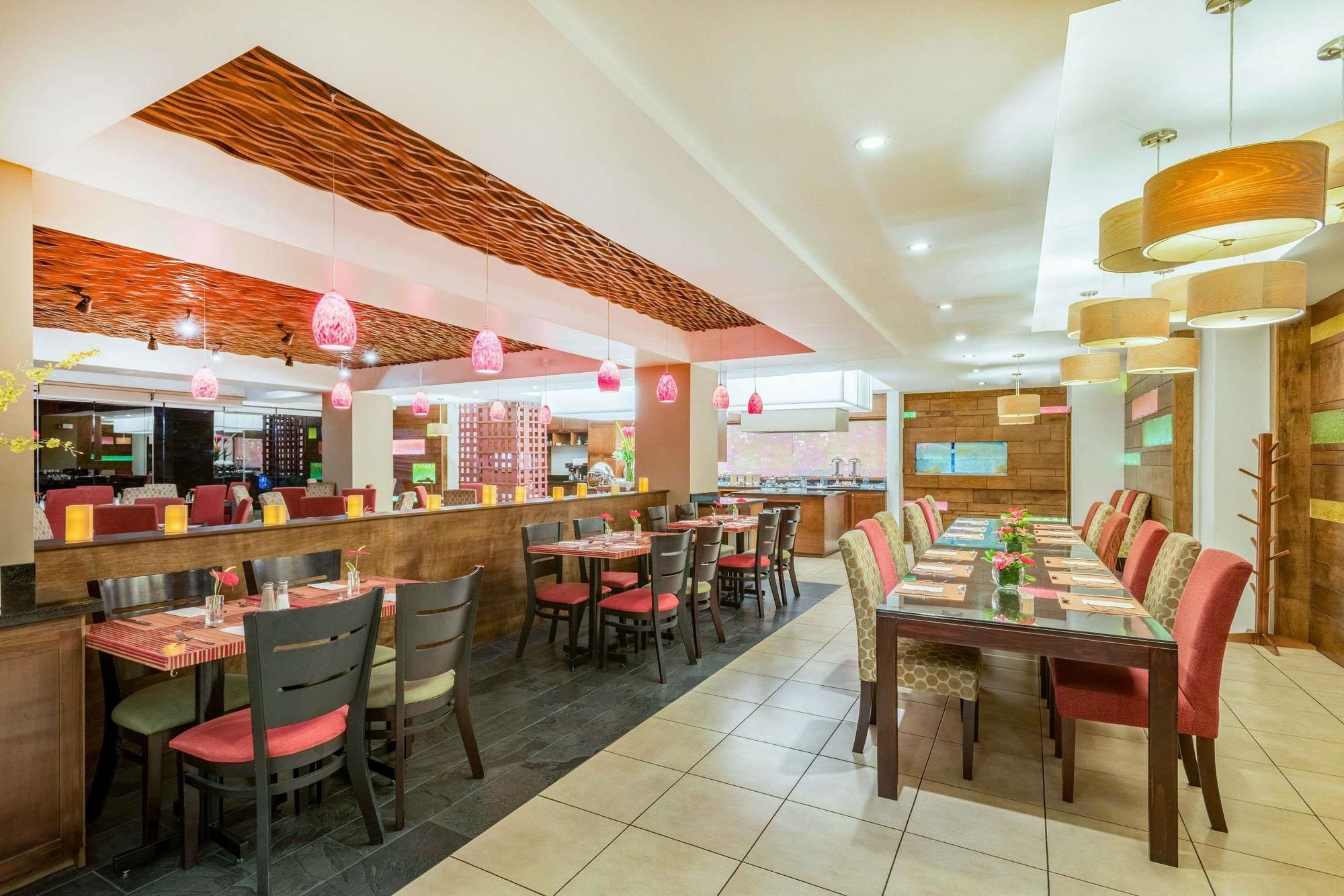 Tryp By Wyndham San Jose Sabana Hotel Екстериор снимка