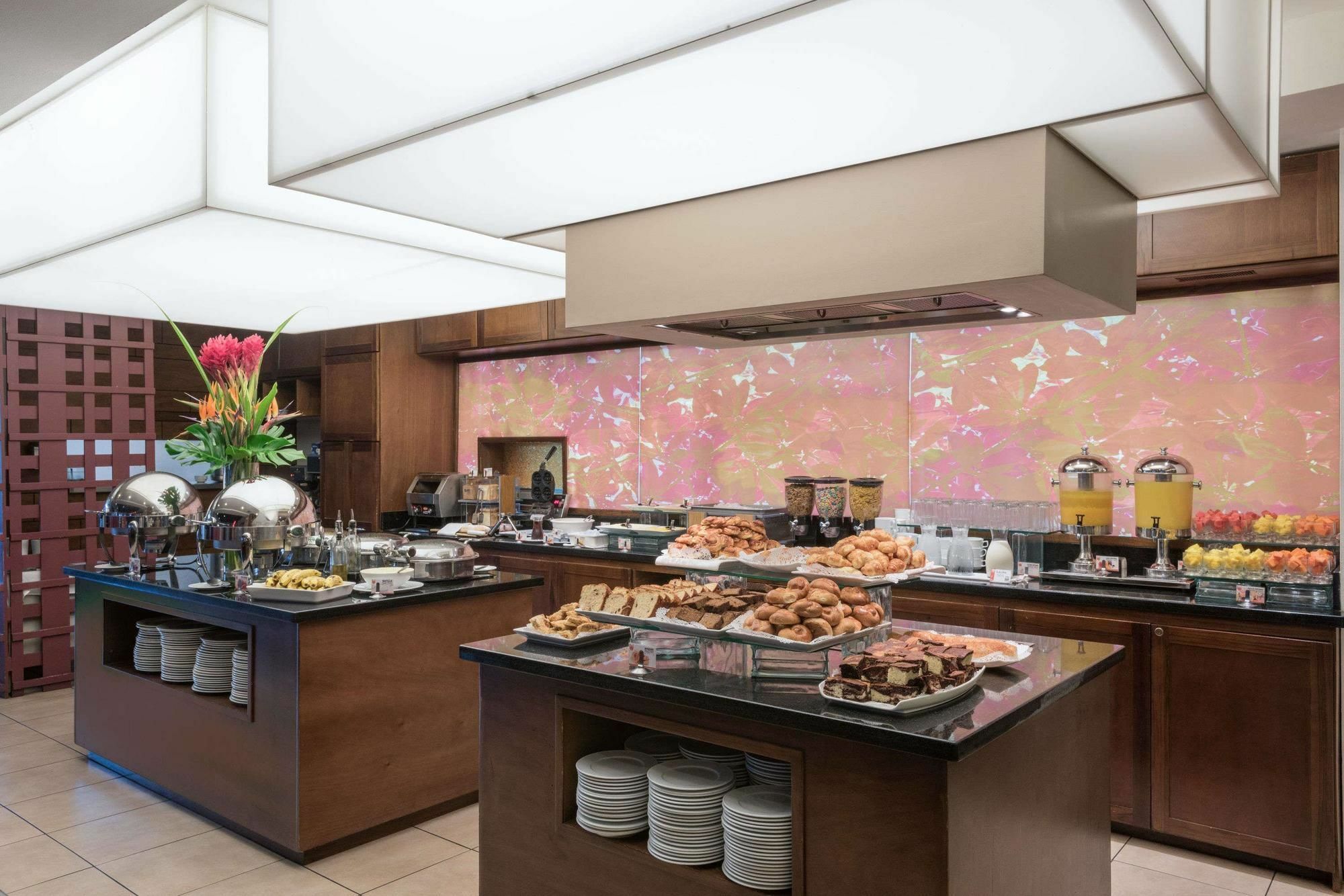 Tryp By Wyndham San Jose Sabana Hotel Екстериор снимка
